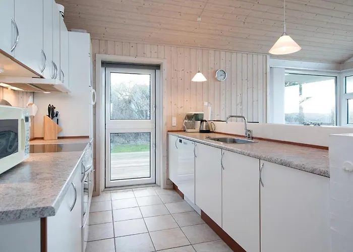 Lars Jensens Vej Лёккен