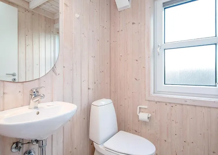 Lars Jensens Vej Лёккен